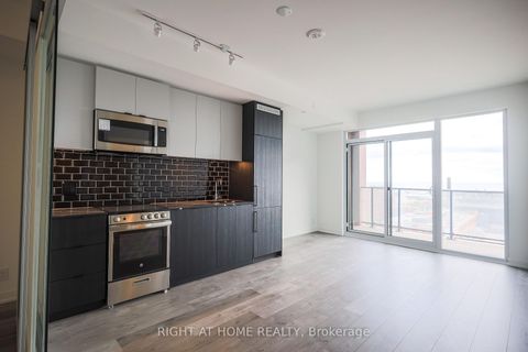 Photo 7 at 917 - 285 Dufferin Street, South Parkdale, Toronto