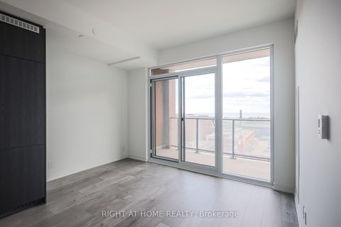 Photo 11 at 917 - 285 Dufferin Street, South Parkdale, Toronto