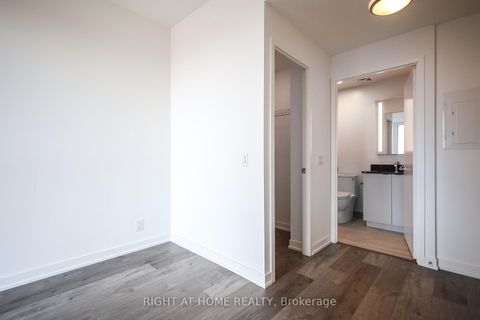 Photo 15 at 917 - 285 Dufferin Street, South Parkdale, Toronto