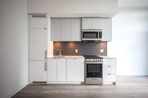 Photo 8 at 704 - 285 Dufferin Street, South Parkdale, Toronto