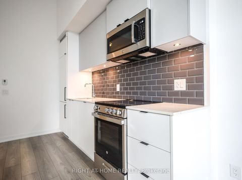 Photo 10 at 704 - 285 Dufferin Street, South Parkdale, Toronto