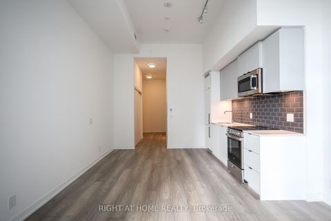 Photo 14 at 704 - 285 Dufferin Street, South Parkdale, Toronto
