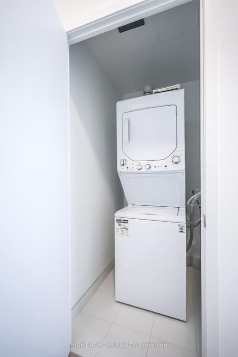 Photo 16 at 704 - 285 Dufferin Street, South Parkdale, Toronto
