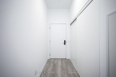 Photo 6 at 220 - 285 Dufferin Street, South Parkdale, Toronto