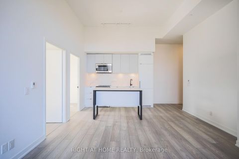 Photo 10 at 220 - 285 Dufferin Street, South Parkdale, Toronto