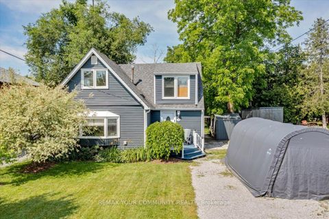 Photo 1 at 17 Farley Circle, Historic Lakeshore Communities, Georgina