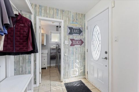 Photo 6 at 17 Farley Circle, Historic Lakeshore Communities, Georgina