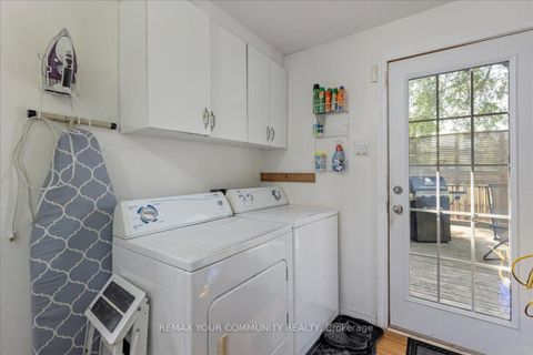 Photo 10 at 17 Farley Circle, Historic Lakeshore Communities, Georgina