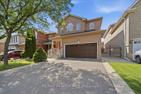 Photo 1 at 5 Laura Sabrina Drive, Sonoma Heights, Vaughan