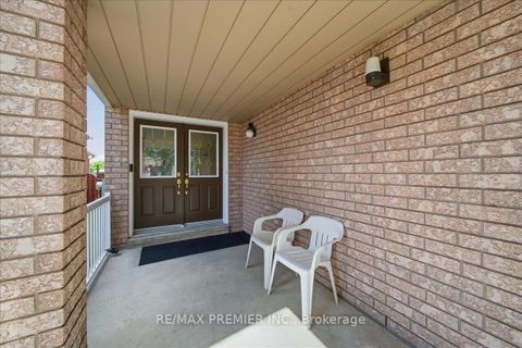 Photo 2 at 5 Laura Sabrina Drive, Sonoma Heights, Vaughan
