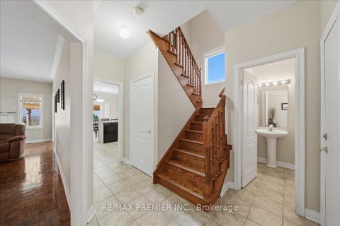 Photo 5 at 5 Laura Sabrina Drive, Sonoma Heights, Vaughan