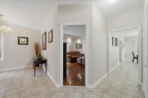 Photo 6 at 5 Laura Sabrina Drive, Sonoma Heights, Vaughan