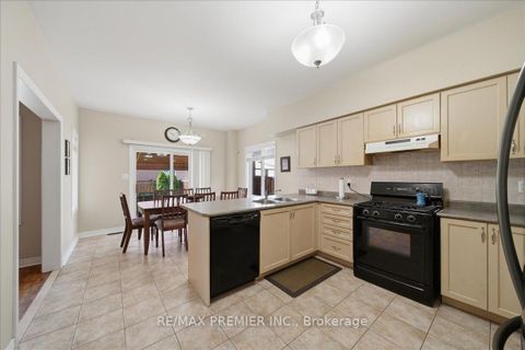 Photo 10 at 5 Laura Sabrina Drive, Sonoma Heights, Vaughan