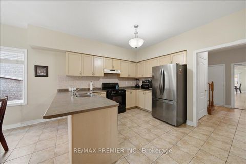 Photo 11 at 5 Laura Sabrina Drive, Sonoma Heights, Vaughan