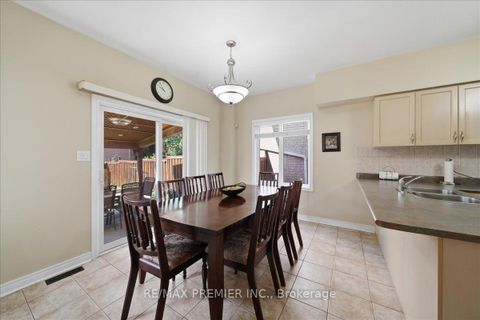 Photo 12 at 5 Laura Sabrina Drive, Sonoma Heights, Vaughan
