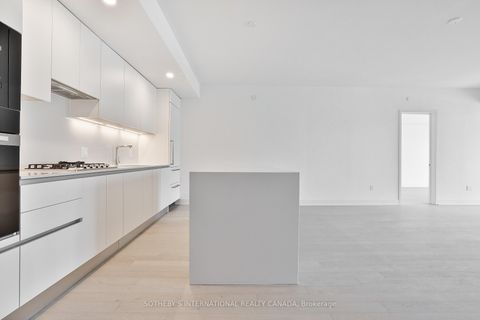 Photo 2 at 311 - 200 Keewatin Avenue, Mount Pleasant East, Toronto