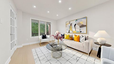 Photo 4 at 158 Largo Crescent, Maple, Vaughan
