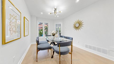Photo 10 at 158 Largo Crescent, Maple, Vaughan