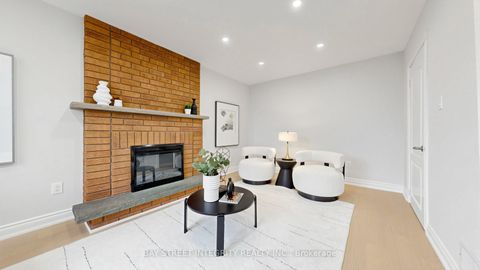 Photo 16 at 158 Largo Crescent, Maple, Vaughan