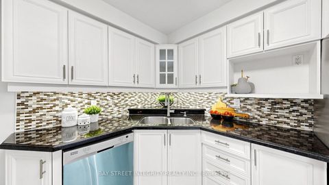 Photo 18 at 158 Largo Crescent, Maple, Vaughan