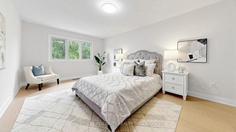 Photo 26 at 158 Largo Crescent, Maple, Vaughan