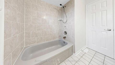 Photo 33 at 158 Largo Crescent, Maple, Vaughan