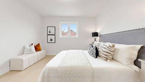 Photo 36 at 158 Largo Crescent, Maple, Vaughan