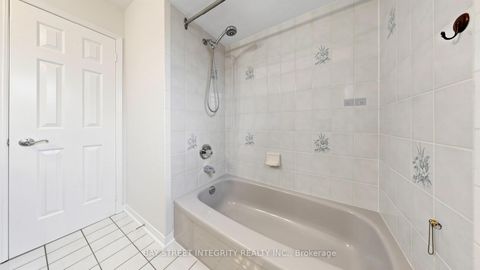Photo 44 at 158 Largo Crescent, Maple, Vaughan