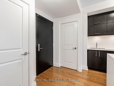 Photo 9 at 505 - 1080 Bay Street, Bay Street Corridor, Toronto