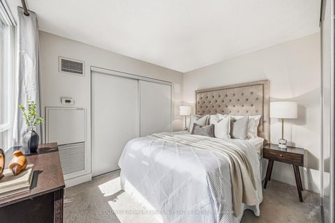 Photo 11 at 912 - 23 Sheppard Avenue E, Willowdale East, Toronto