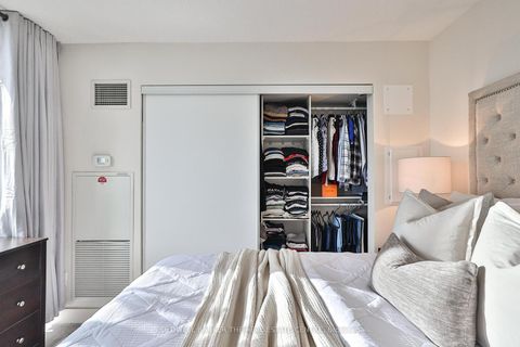 Photo 14 at 912 - 23 Sheppard Avenue E, Willowdale East, Toronto