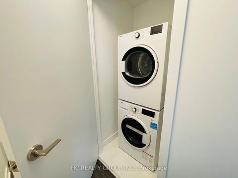 Photo 5 at 708 - 185 Alberta Avenue, Oakwood Village, Toronto