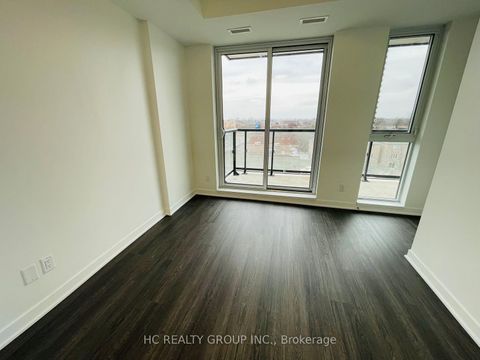 Photo 10 at 708 - 185 Alberta Avenue, Oakwood Village, Toronto