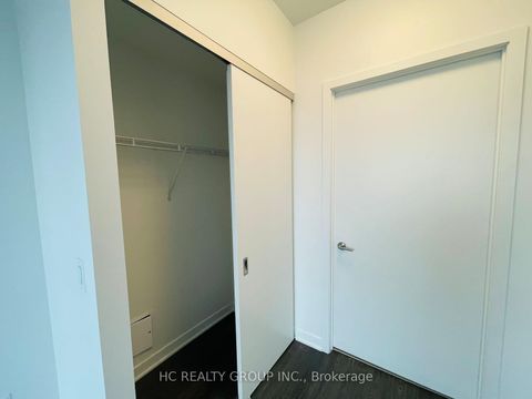 Photo 13 at 708 - 185 Alberta Avenue, Oakwood Village, Toronto