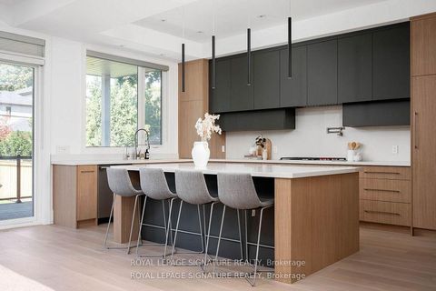 Photo 10 at 34 Edgecroft Road, Queensway, Toronto