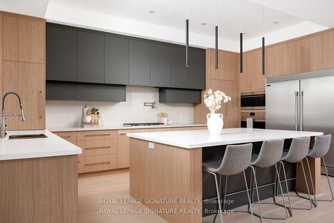 Photo 12 at 34 Edgecroft Road, Queensway, Toronto