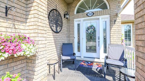 Photo 3 at 36 Benjamin Lane, Painswick South, Barrie