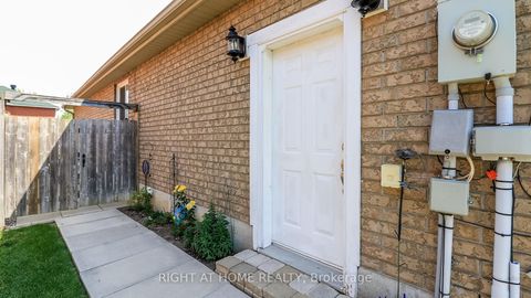 Photo 4 at 36 Benjamin Lane, Painswick South, Barrie