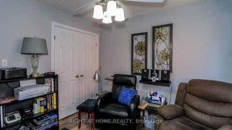 Photo 33 at 36 Benjamin Lane, Painswick South, Barrie