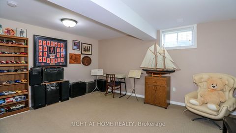 Photo 37 at 36 Benjamin Lane, Painswick South, Barrie