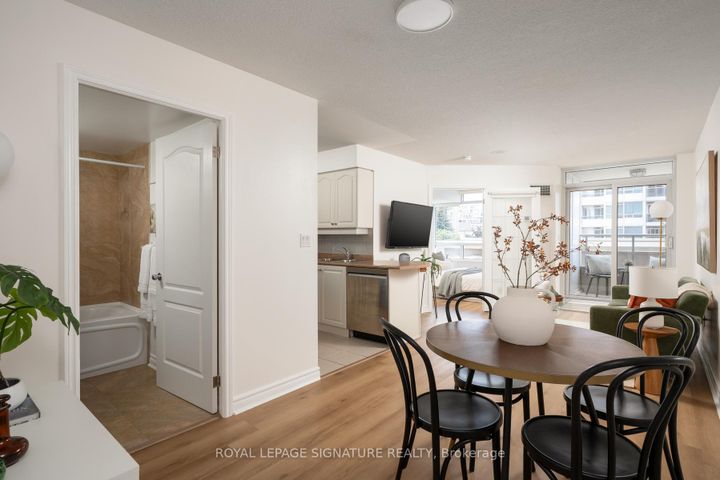 Photo 1 at 306 - 2 Rean Drive, Bayview Village, Toronto