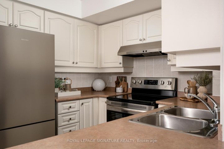 Photo 19 at 306 - 2 Rean Drive, Bayview Village, Toronto