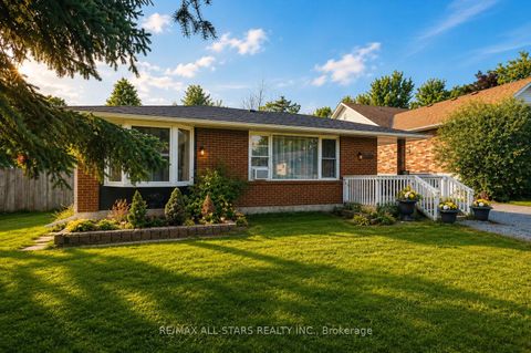 Photo 2 at 340 Walter Drive, Keswick South, Georgina