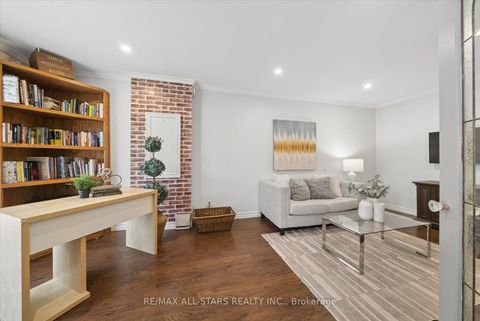 Photo 9 at 340 Walter Drive, Keswick South, Georgina