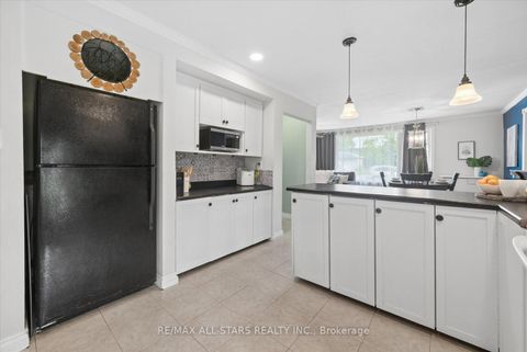 Photo 16 at 340 Walter Drive, Keswick South, Georgina