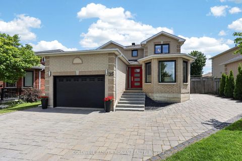Photo 2 at 35 Farmstead Crescent, Holly, Barrie