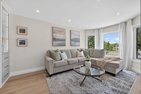 Photo 7 at 35 Farmstead Crescent, Holly, Barrie