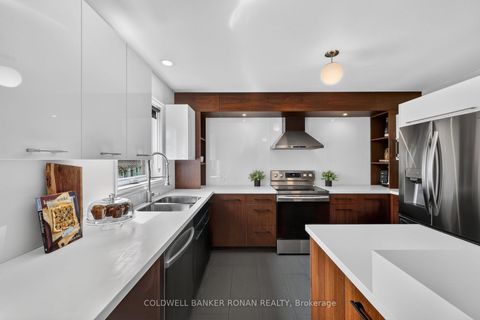 Photo 10 at 35 Farmstead Crescent, Holly, Barrie