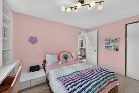 Photo 33 at 35 Farmstead Crescent, Holly, Barrie