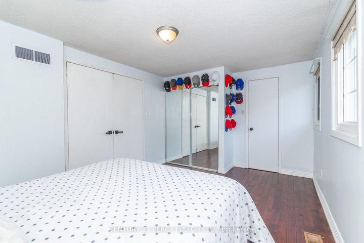 Photo 15 at 557 Cobblehill Drive, Pinecrest, Oshawa